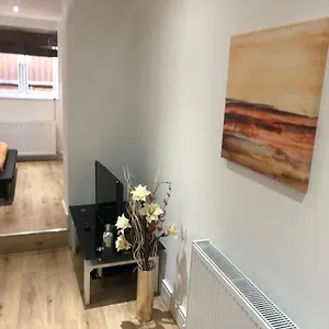 https://city-sparrow-apartments-4.cambridgehotelsuk.com