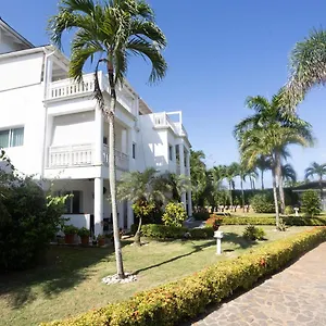 https://la-fenice-playa-popy.comcaribbean.com